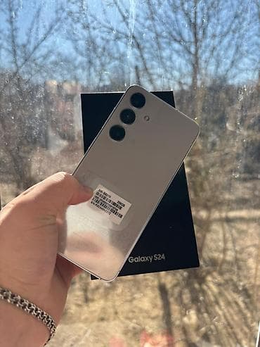 playstation 4 disk: Samsung Galaxy S24 — 1