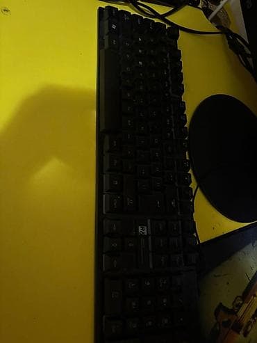 blok pitania: Masaüstü kompüter komplekti Tərkib: - Sistem bloku: qara korpus, ön — 3