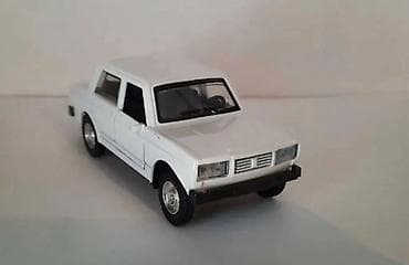 Oyuncaqlar: Məhsul: Klassik sedan avtomobilin miqyaslı model maketi - Rəng: Ağ - — 1