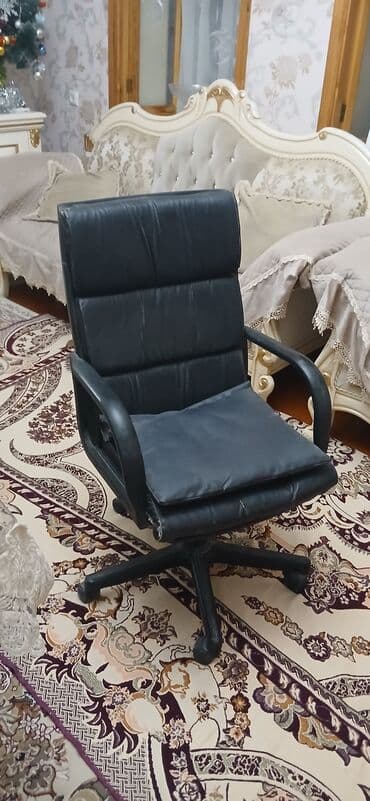 Alfa Romeo: Təkərli, Qolları tənzimlənmir, Süni dəri — 2