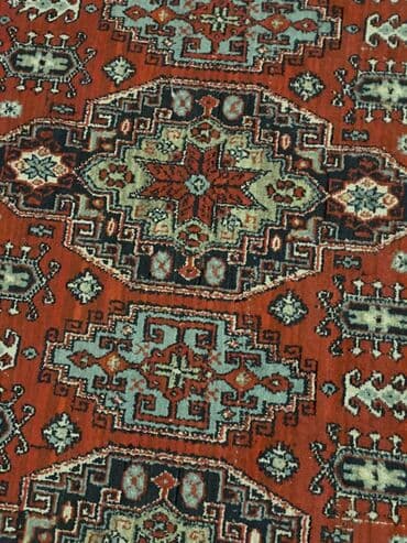 Кольца: Qədimi xalça satılır — 200 AZN - Naxış: Şərq motivli, medalyon və — 2