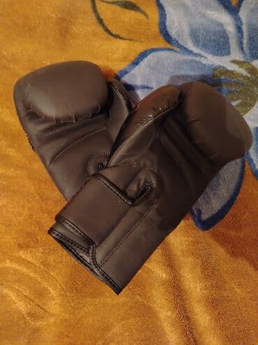 Çadırlar: Boks əlcəkləri – qara rəng, VENUM loqolu - İdman növü: Boks — 2