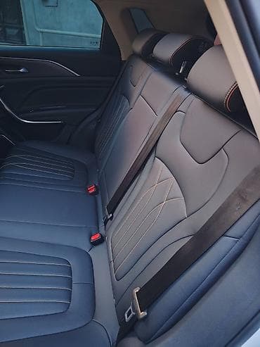 heyet evi mastaga: FAW : 1.5 l | 2025 il 40000 km Krossover — 9