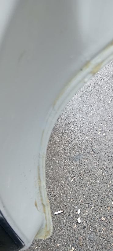 lada 3110: LADA Riva (VAZ 2107) sedan – ağ rəngli, Azərbaycan qeydiyyat nömrəli — 8