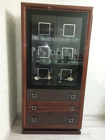 Vitrin dəstəsi – salon və yemək otağı üçün dekorativ şkaflar -