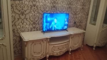 gonag desti: Klassik üslubda qonaq otağı mebel dəsti Tərkibi: - 2 ədəd vitrin şkaf — 5