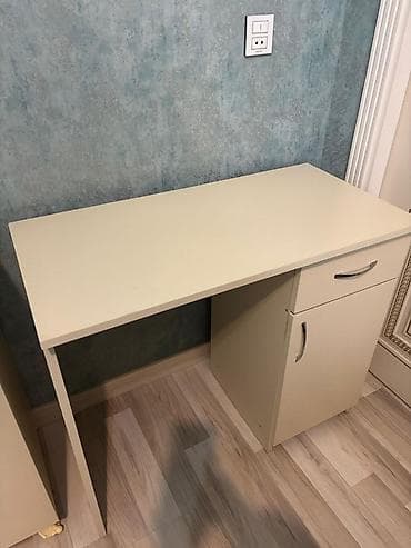 metbext masa: Düz masa, Stulsuz, Polkalı, Siyirməli, Sadə laminat — 2