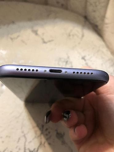 a 12 pro max: IPhone 11, 128 GB, Deep Purple, Face ID — 4