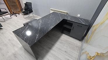 suvenir pul: Yeni, Müdir üçün, Künc masa — 3