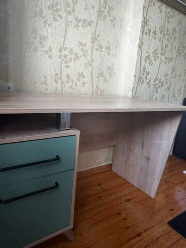 Kompüter masası, Açılmayan, Taxta, Dördbucaq masa