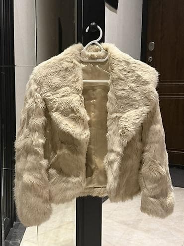 Yaponiya istehsali teze Qadınlar üçün dovşan xəzi, qisa kürk. - Rəng — 1