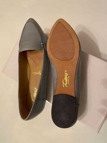 Ölçü: 38.5, rəng - Gümüşü, Yeni