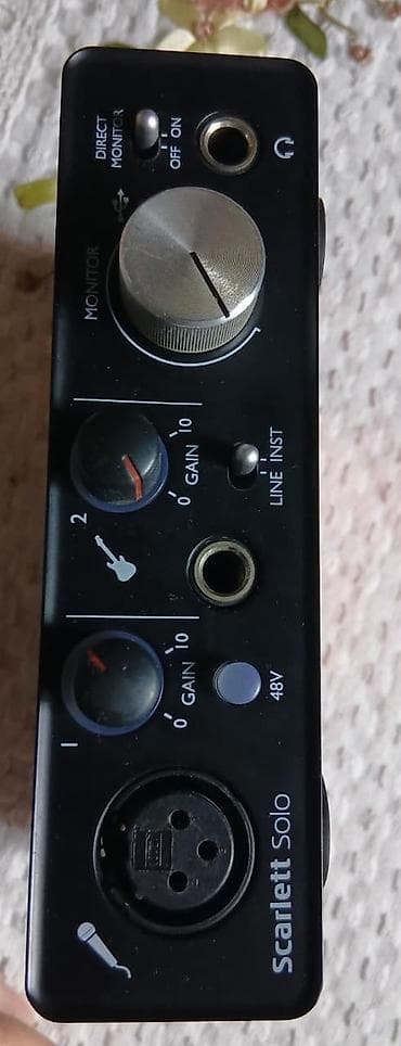 bas gitar: Focusrite Scarlett Solo USB audio interfeysi - 1 mikrofon üçün XLR — 1
