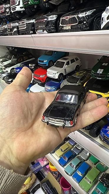 1 43 modelka: Sovet dövrü avtomobillərinin metal kolleksiya modelləri - Miqyas — 1