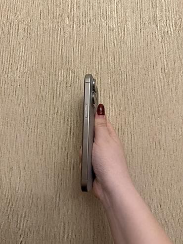 Kompüter, noutbuk və planşetlər: IPhone 15 Pro, Face ID — 4