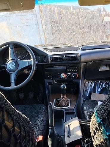 735 bmw: BMW 5 series: 2 l | 1989 il Sedan — 3