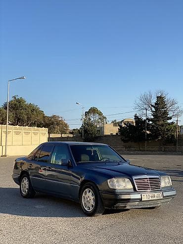 Mercedes-Benz 280: 2.8 l | 1993 il Sedan — 2
