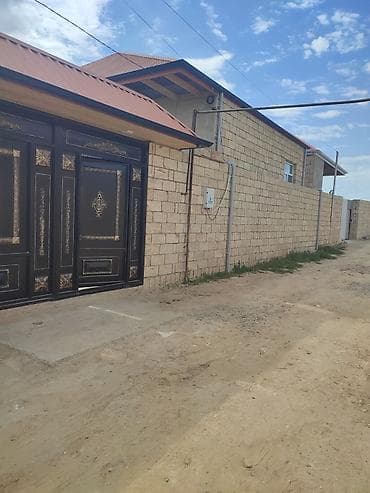 yardimli: Hovlulu fərdi yaşayış evi - Tam daş hasarla əhatələnmiş həyət — 1