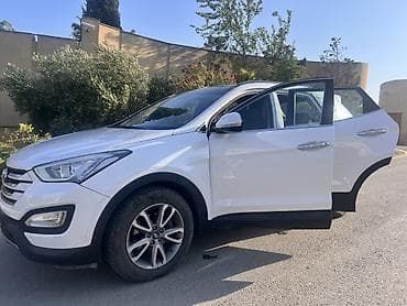 keys sat: Hyundai Santa Fe, ağ rəng, 4WD krossover/SUV. Xüsusiyyətlər: - Tam — 3