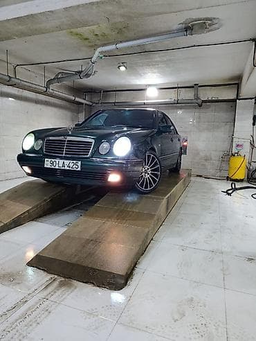 w210 krilo: Mercedes-Benz E-Class: 2 l | 1998 il Sedan — 3