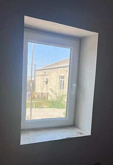 plastik qapi pencere: PVC pəncərə, 100×70 sm. İkiqat şüşəli.Yaxsi vəziyyətdədir. Qiymət: 60 — 1