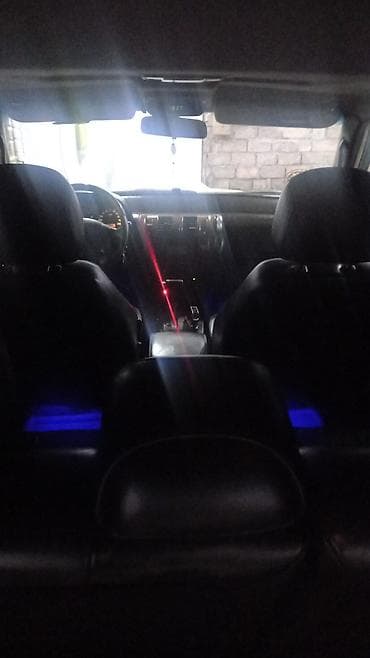 Avtomobil alışı: Hyundai Terracan SUV – salon və eksteryer təsviri - Gümüş rəngli — 3