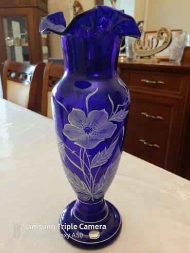 Bir vaza, Bogem şüşəsi