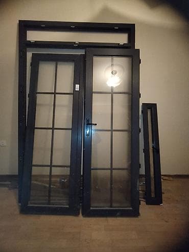 Boz rəngli profildən hazırlanıb, az istifadə olunub. Keyfiyyətli