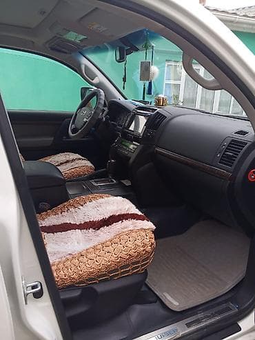 Su nəqliyyatı: Toyota Land Cruiser: 4 l | 2013 il Ofrouder/SUV — 10