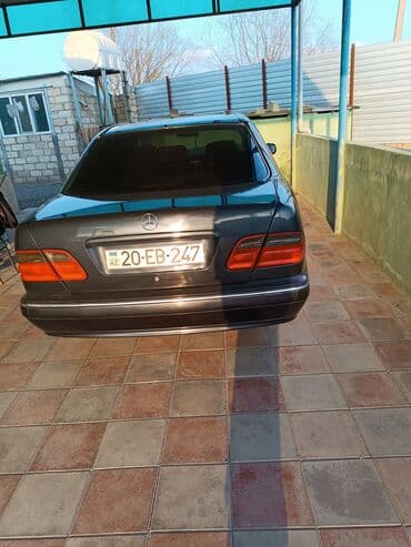 bentley azure 6.8 twin turbo: Mercedes-Benz E 280: 2.8 l | 2000 il Sedan — 4