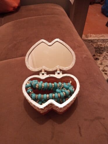 yuxuda muncuq gormek: Komplekt boyunbağı, qolbaq, sırğa, qabı ilə birlikdə — 2