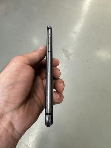 komputer ikinci el: IPhone 8, 64 GB, Qara, Barmaq izi — 4