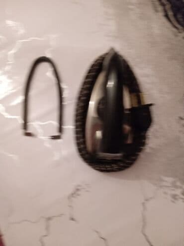 qədimi qəpiklər: Retro elektrik ütüsü - Klassik, metal altlıqla kompakt ütü - — 2