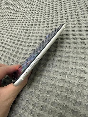 ayfon 4 s: IPhone 11, Ağ, Face ID — 3