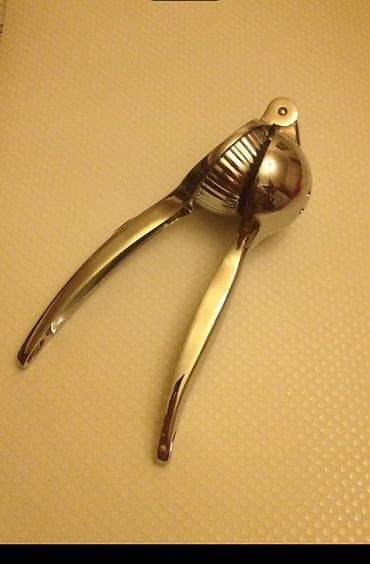 gumus qablar: Obyekt acımamasi ilə əlaqədar alınmış ləvazimatları aşağı giymərlə — 1