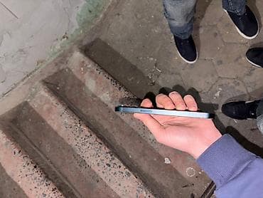 iphone dubay 15: IPhone 13, Göy, Face ID — 3