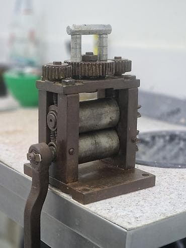 Mexaniki yəni əllə olan Valsovka. Zərgarlər və diş texnik ləri üçün