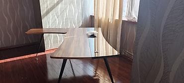 İşlənmiş, Müdir üçün, Künc masa