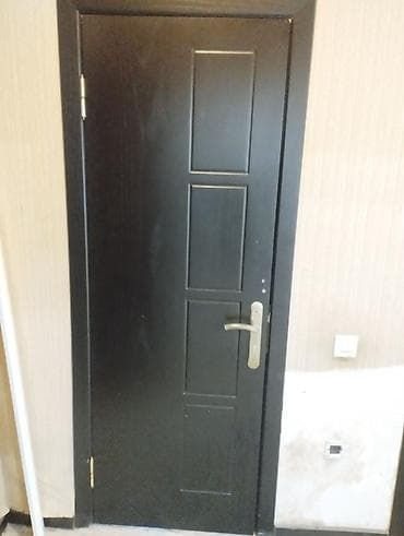 Qapı dəsti – daxili otaq qapıları 5 ədəd qapı satılır.3 ədədi şüşəli — 1