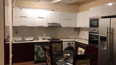 şamaxı ev: Mənzil kirayə verilir. 19.6 mər, 95 kv 2-3 düzxəlmə. Evdə hərbir — 9