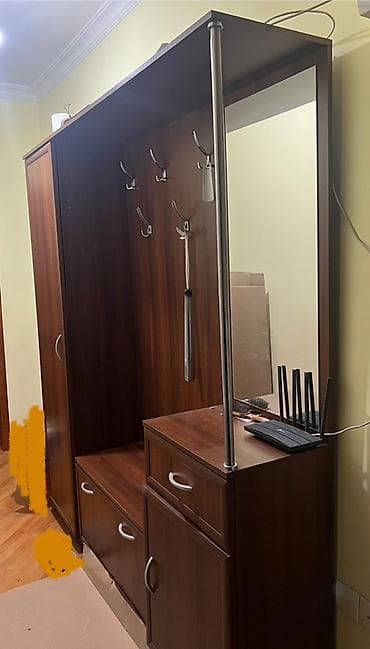 dəhliz dolablar: 1 qapı, Güzgülü, Qəhvəyi, Digər material, Kupe, Düz dolab — 1