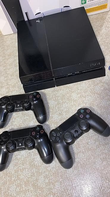 Sony PlayStation 4 Fat (ilk model) konsolu 3 ədəd DualShock 4 pultlu lalafo.az -da Sony PlayStation 4 Fat (ilk model) konsolu 3 ədəd DualShock 4 pultlu