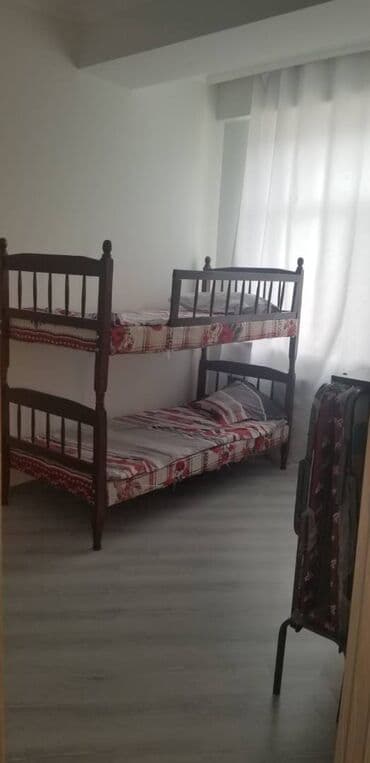 7 ci mikrorayon yeni tikili: Sumqayıtda bulvarda 8-mərtəbəli binanın, 7-ci mərtəbəsində, 100-kv — 10