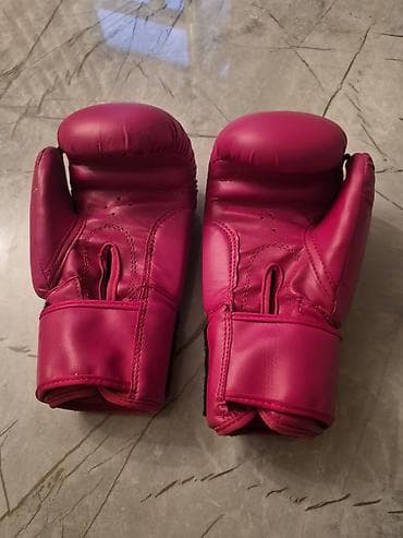 Adidas boks əlcəkləri satılır rela alıcıya endirim olunacaq. unvan — 3