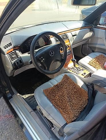 e 250 cdi: Mercedes-Benz E-Class (W210) sedan - Kuzov: qara rəng, 4 qapı — 7
