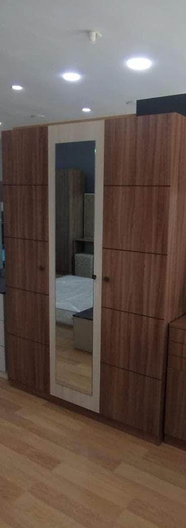 kalidor dolabi: İşlənmiş, Açılan, 3 qapılı Düz dolab — 1