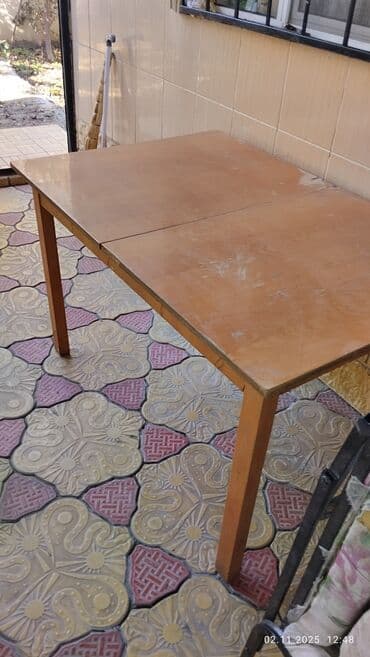 Mətbəx masası, Açılmayan, Taxta, Dördbucaq masa lalafo.az -da Mətbəx masası, Açılmayan, Taxta, Dördbucaq masa