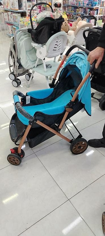 Klassik gəzinti arabası