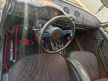 Nəqliyyat: VAZ 2106 sedan - Korpus: 4 qapılı, bej/ağ rəng, xrom bamperlər — 5
