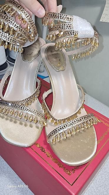 charles keith az: Ölçü: 38, rəng - Qızılı, Yeni — 2